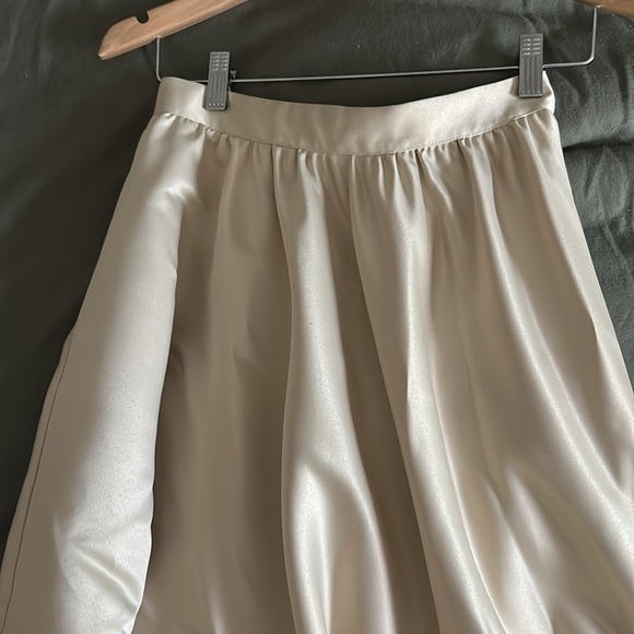 The Keaton Satin Skirt - Picture 2 of 8